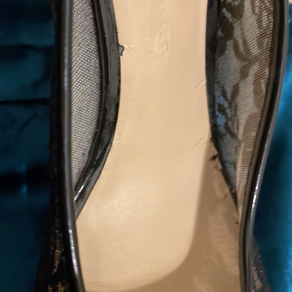Size 10 black lace Guess heels - Picture 8 of 8